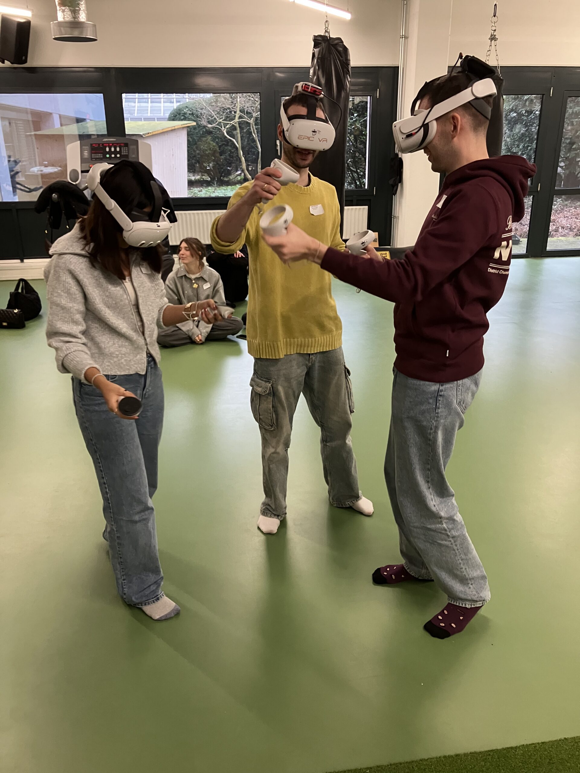 America Today storemanagers spelen VR multiplayer in Diemen
