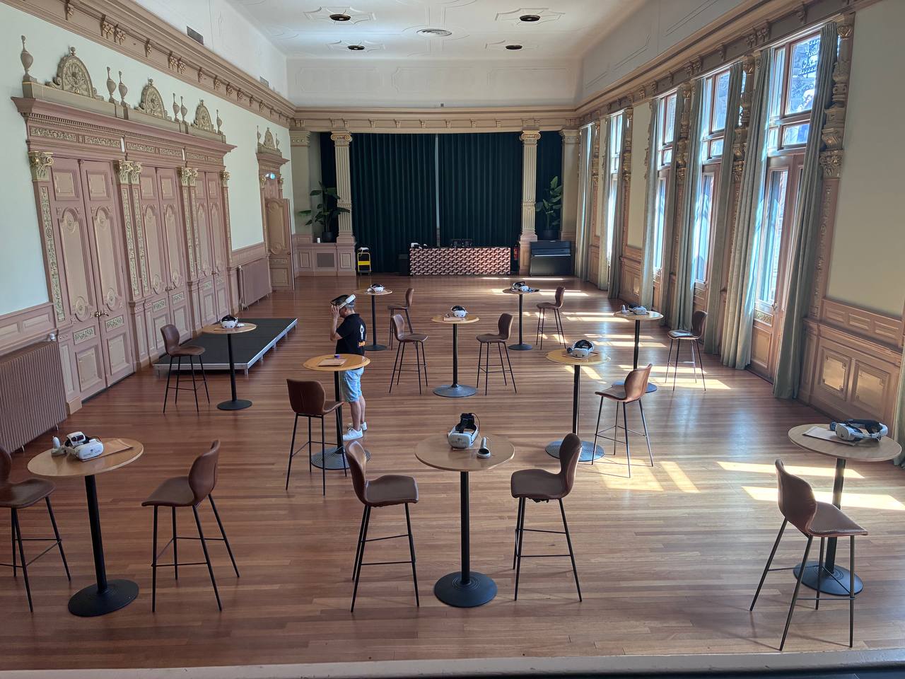 Opstelling VR Escape Room in de breezaal Stadsgehoorzaal Leiden